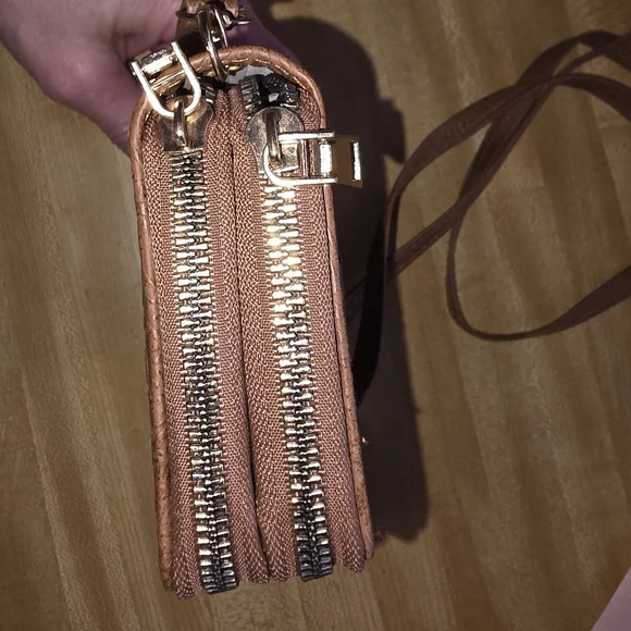 Darcy Marks Brown Leather Wristlet Clutch (PUR8) - Picture 8 of 14